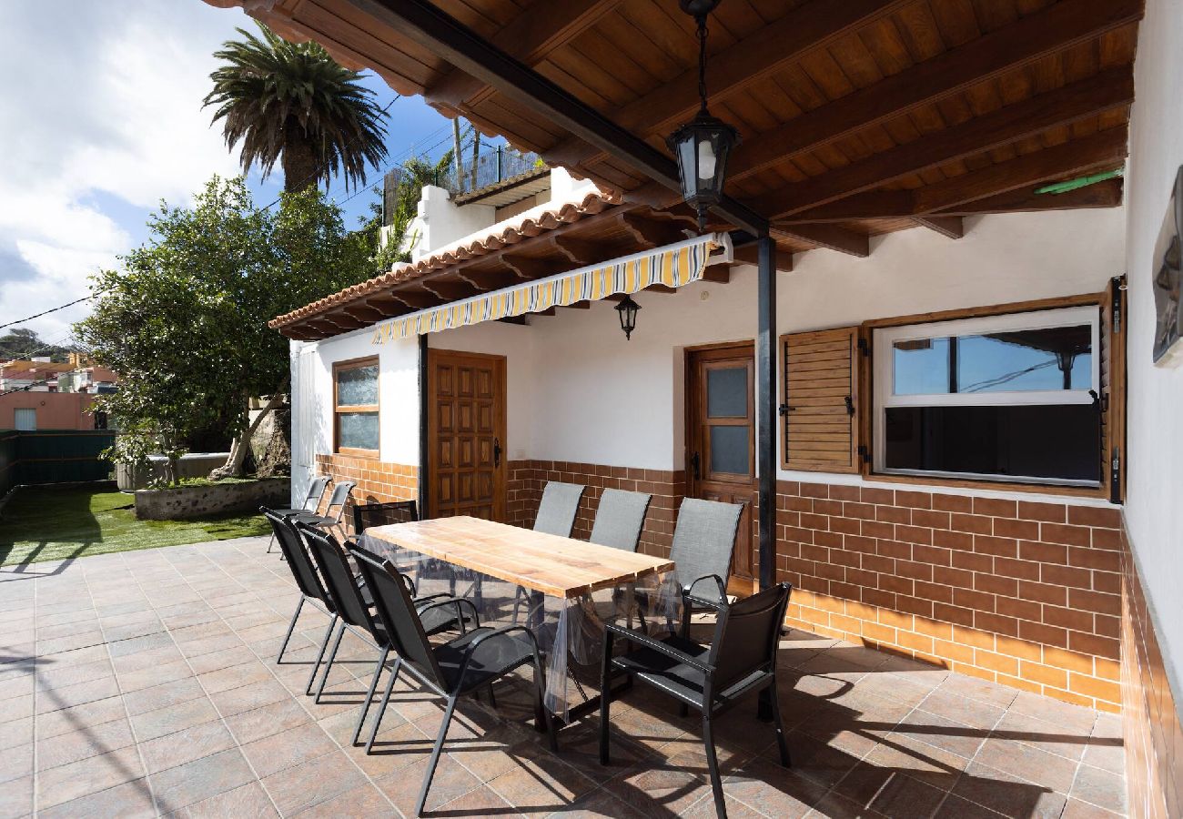 Villa en San Cristobal de La Laguna - Live Tata Casa con jardin y vistas 
