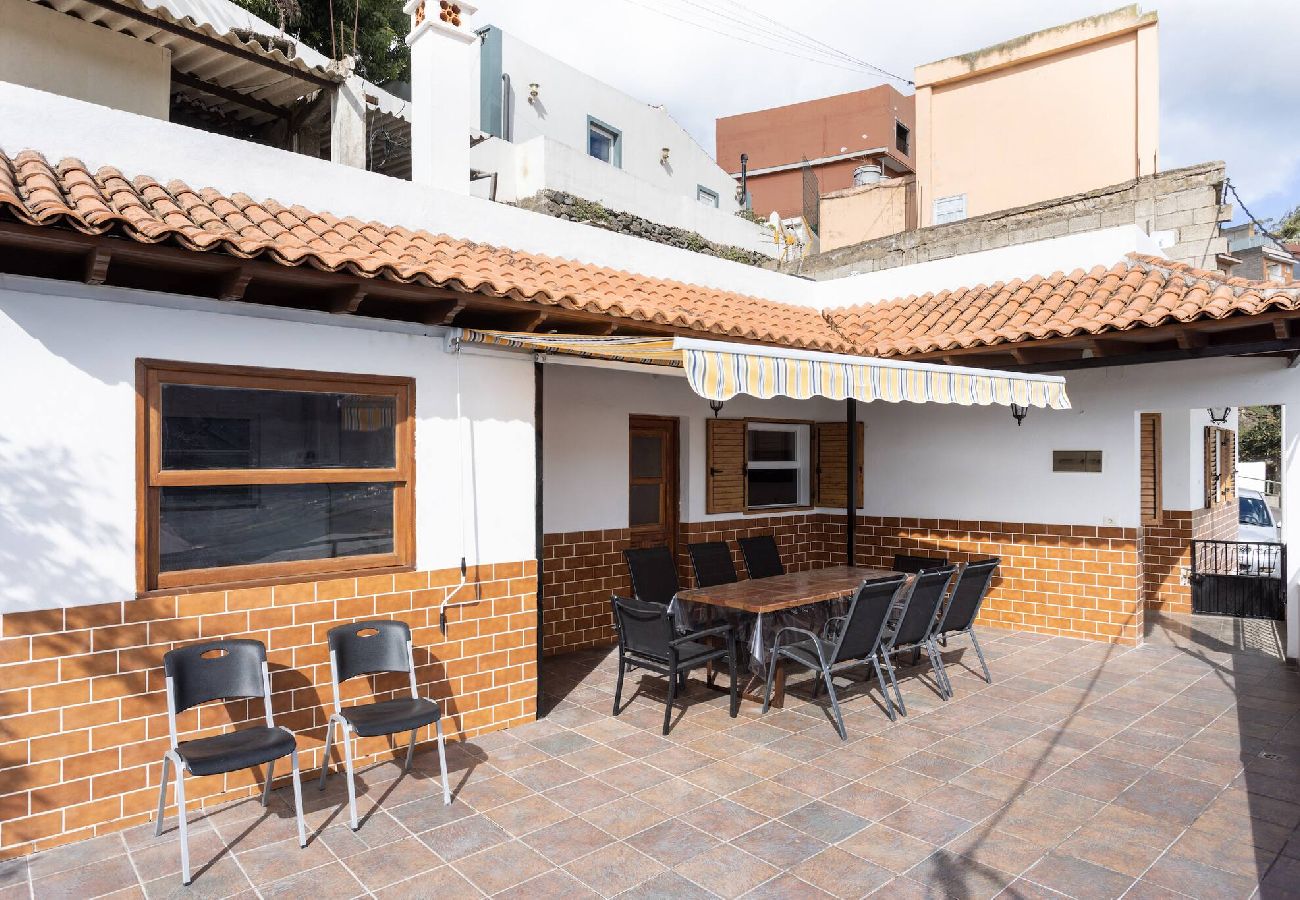 Villa en San Cristobal de La Laguna - Live Tata Casa con jardin y vistas 