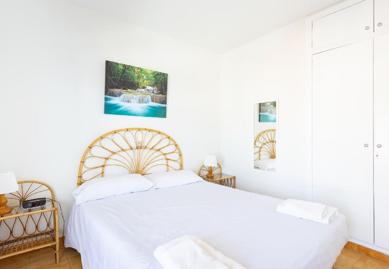 Apartamento en Bajamar - Live Bajamar Luna c/ Balcón y Vistas al Mar 