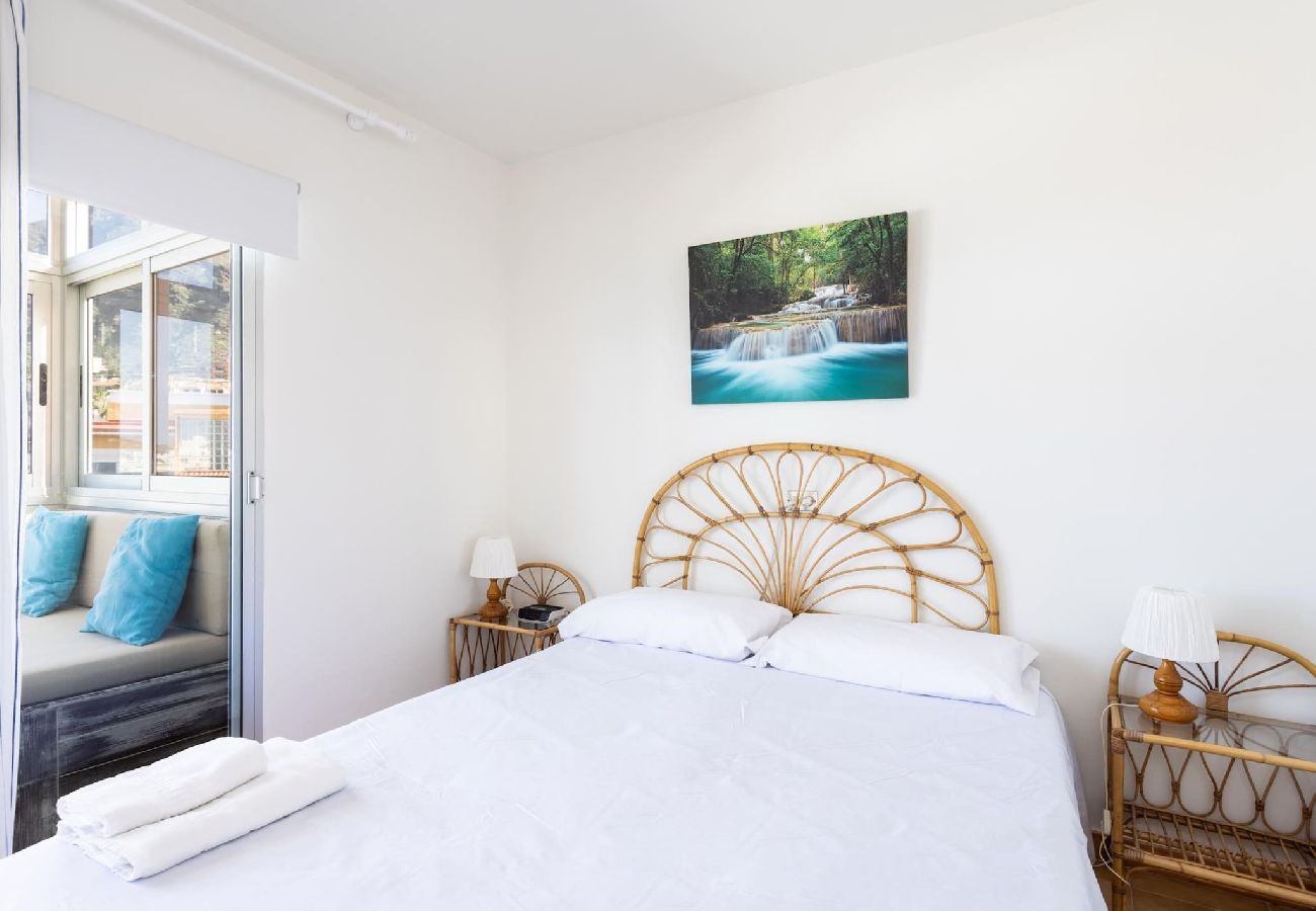 Apartamento en Bajamar - Live Bajamar Luna c/ Balcón y Vistas al Mar 