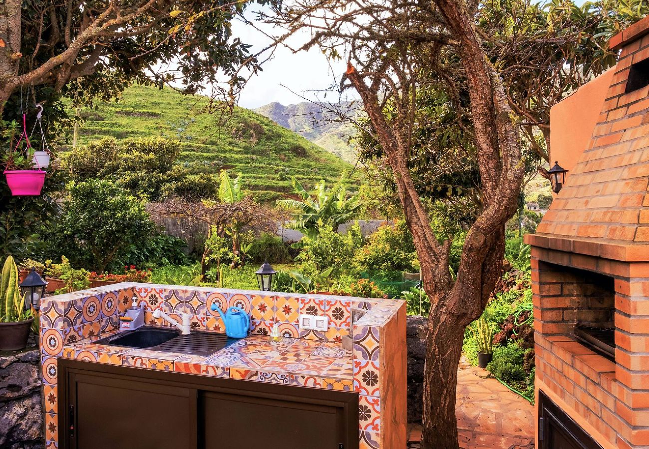 Casa en Buenavista del Norte - Live Buenavista El Palmar casa con jardin 