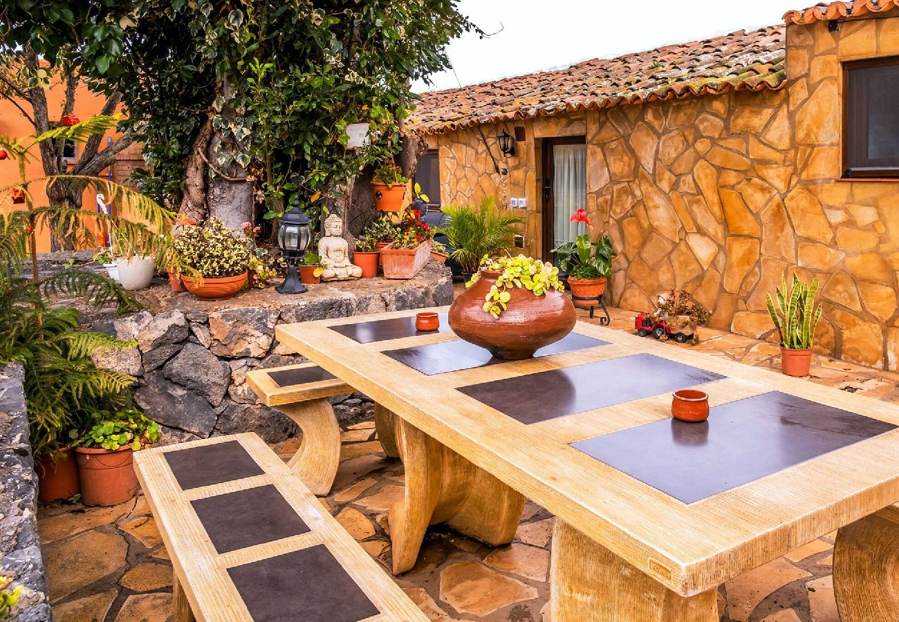 Casa en Buenavista del Norte - Live Buenavista El Palmar casa con jardin 