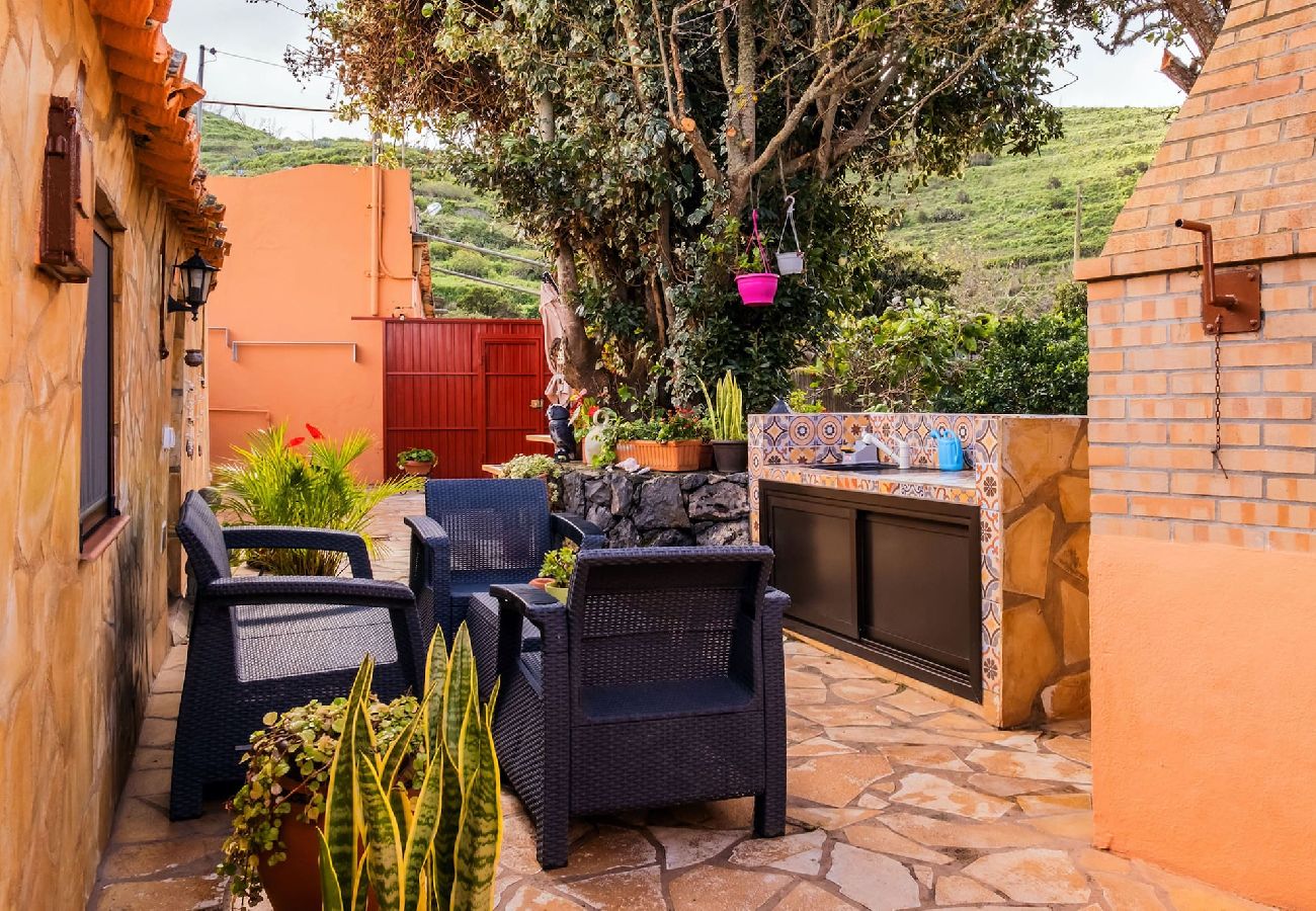 Casa en Buenavista del Norte - Live Buenavista El Palmar casa con jardin 