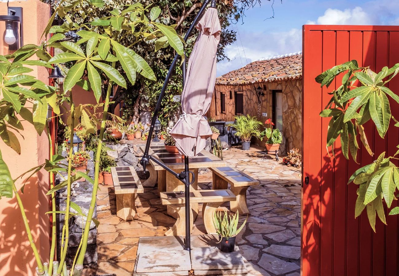 Casa en Buenavista del Norte - Live Buenavista El Palmar casa con jardin 