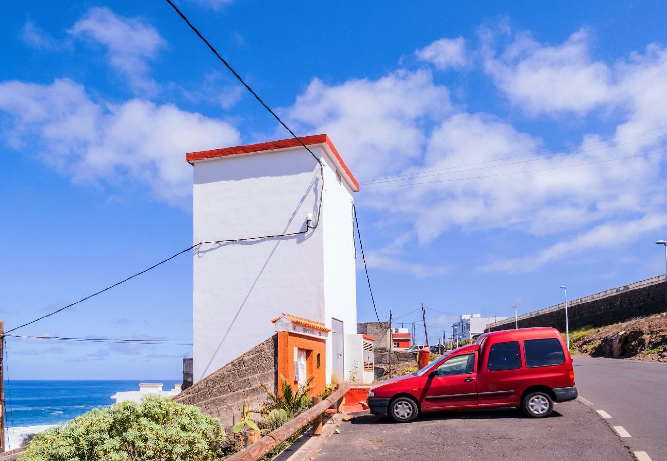Apartamento en San Cristobal de La Laguna - Live Tenerife La Barranquera con vistas al mar 