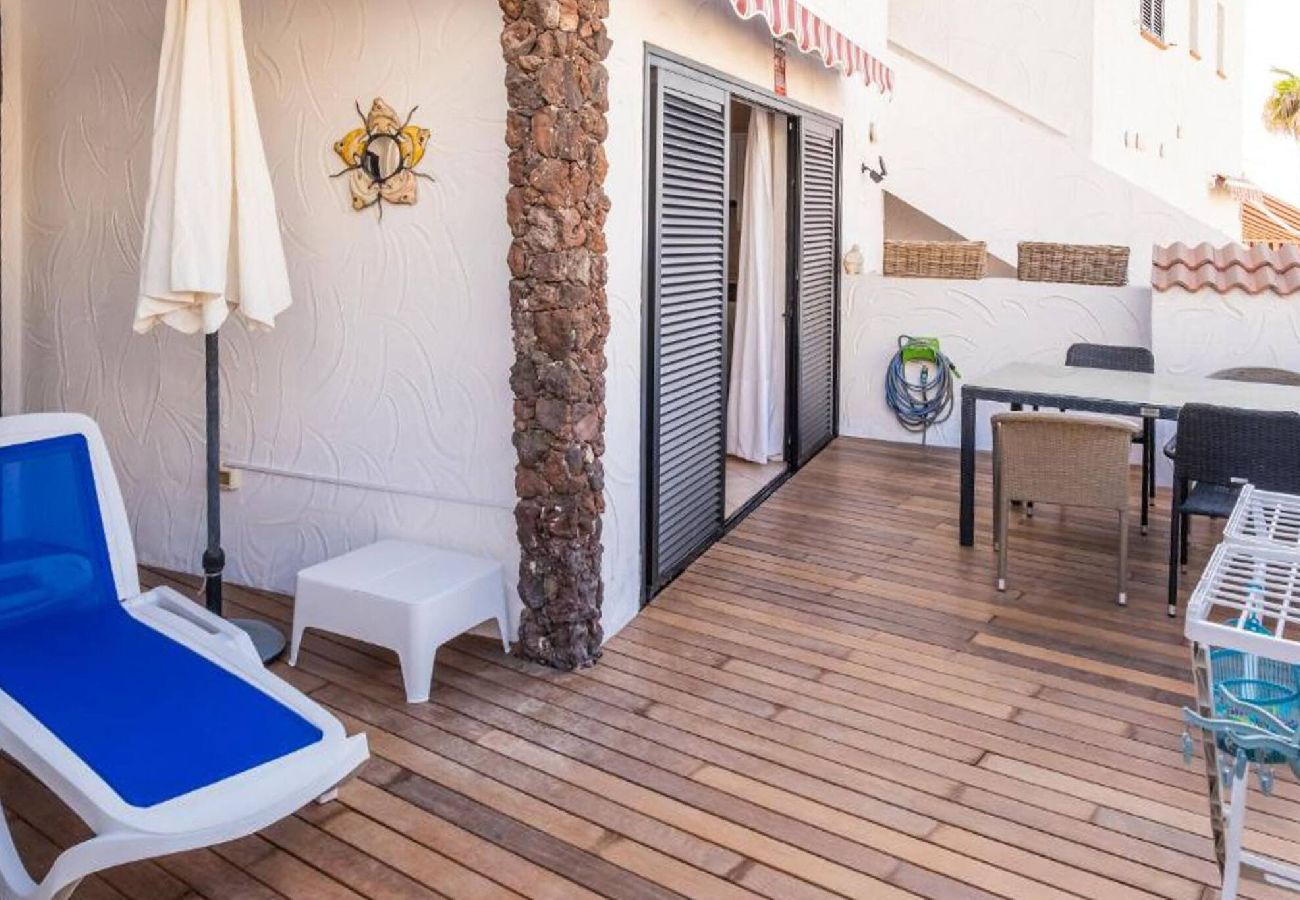 Casa en Poris de Abona - Live Poris Begonia 87 con terraza y vista al mar 