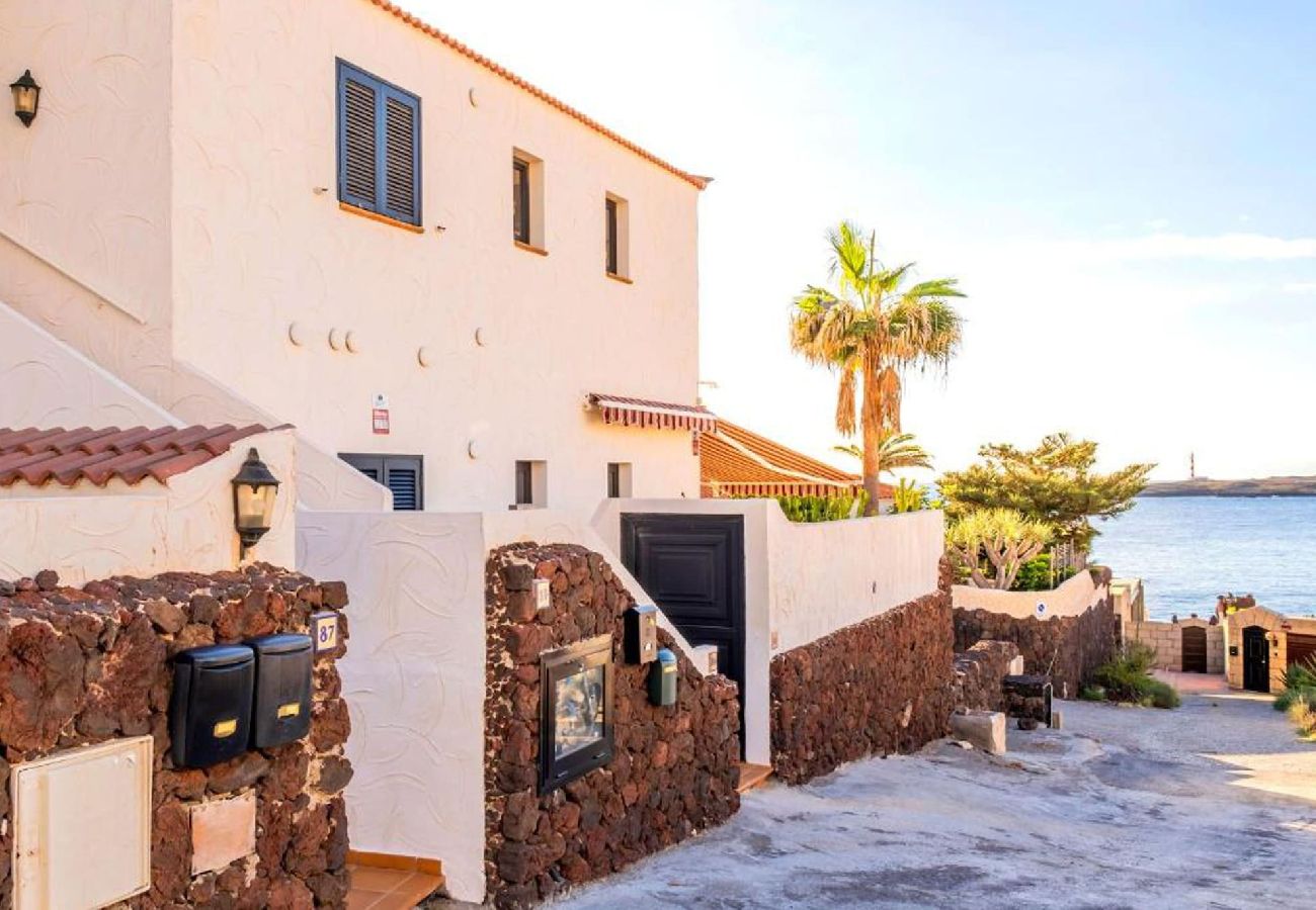 Casa en Poris de Abona - Live Poris Begonia 87 con terraza y vista al mar 