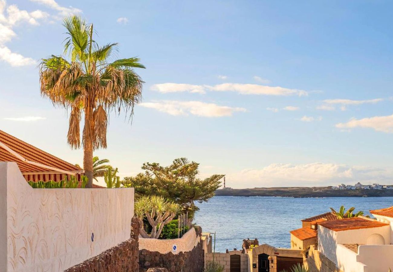 Casa en Poris de Abona - Live Poris Begonia 87 con terraza y vista al mar 