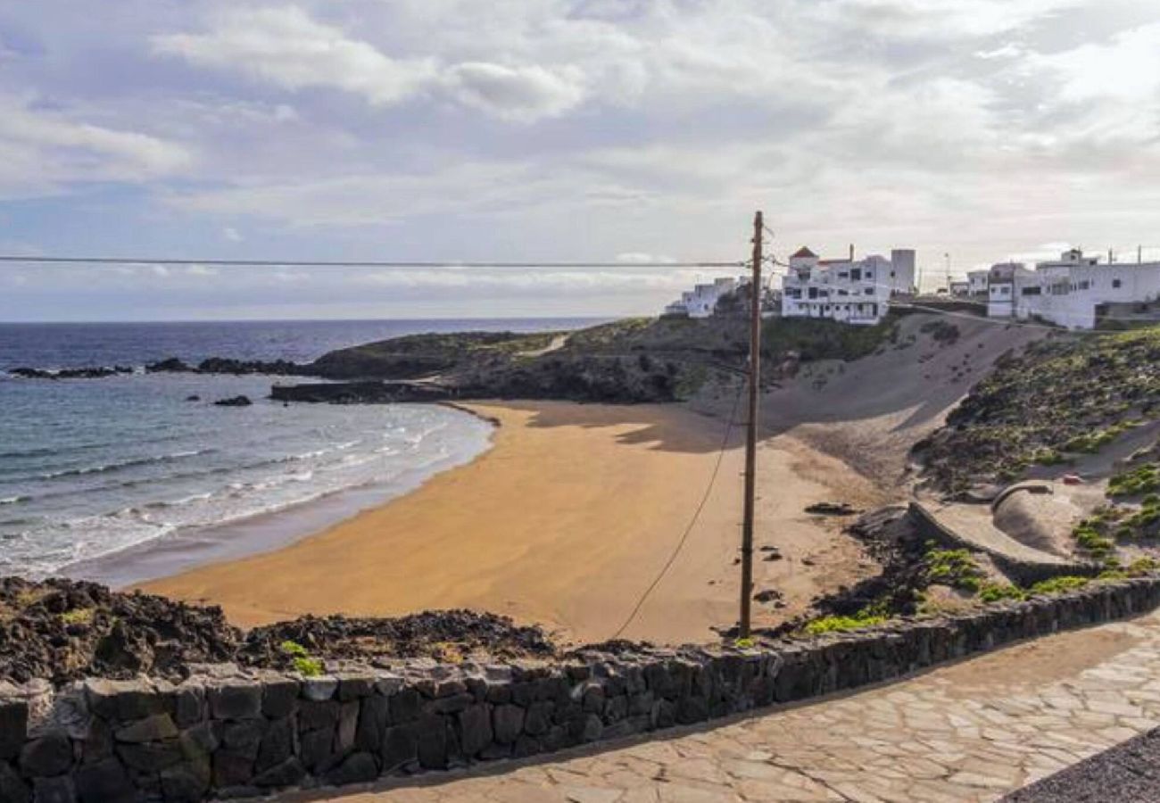 Casa en Poris de Abona - Live Poris Begonia 87 con terraza y vista al mar 