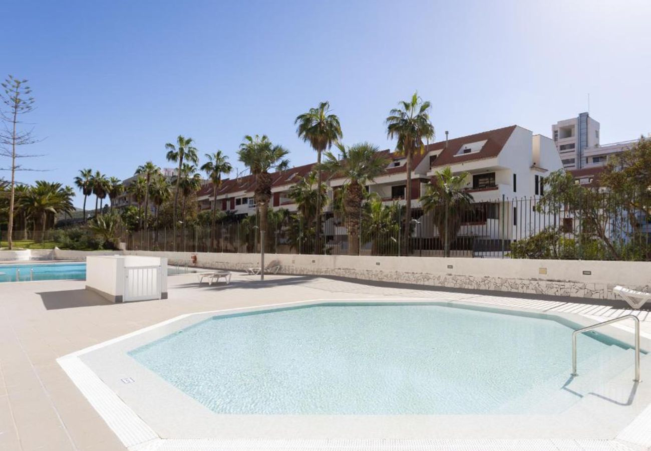 Apartamento en Playa de Las Americas - Live Americas Beach pool
